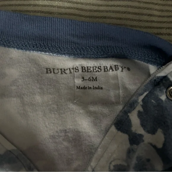 Mixed brand lot of 6 zip baby onesies 6m and 3-6 month baby pajamas - Picture 8 of 8